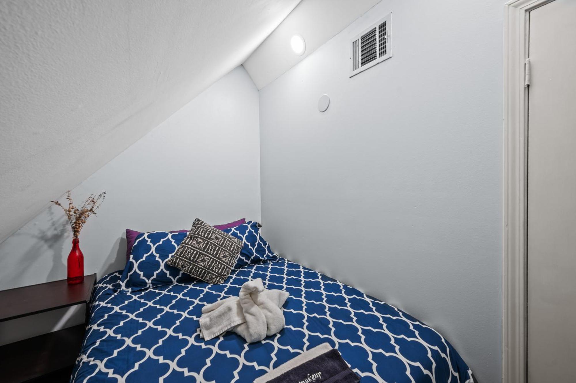 Chic Bohemian Loft Close To Montrose Downtown And Med Center Apartment Houston