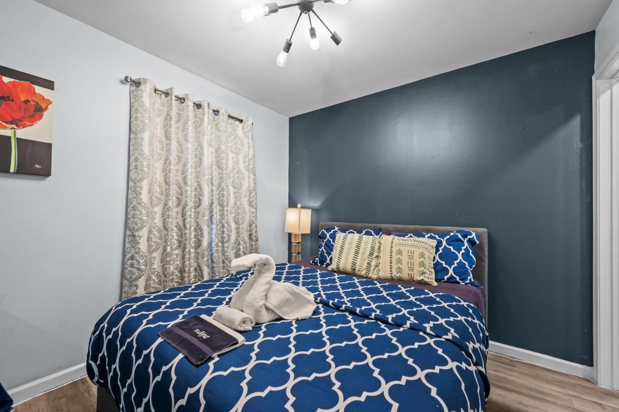 Chic Bohemian Loft Close To Montrose Downtown And Med Center *